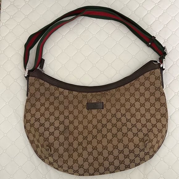Gucci Handbags - Gucci Crossbody Bag